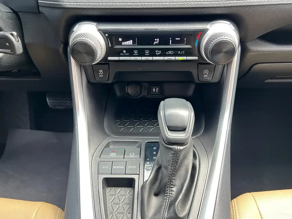 Toyota Venza 2022 2.0L CVT FWD Leading Edition 2022 - thumbnail 15
