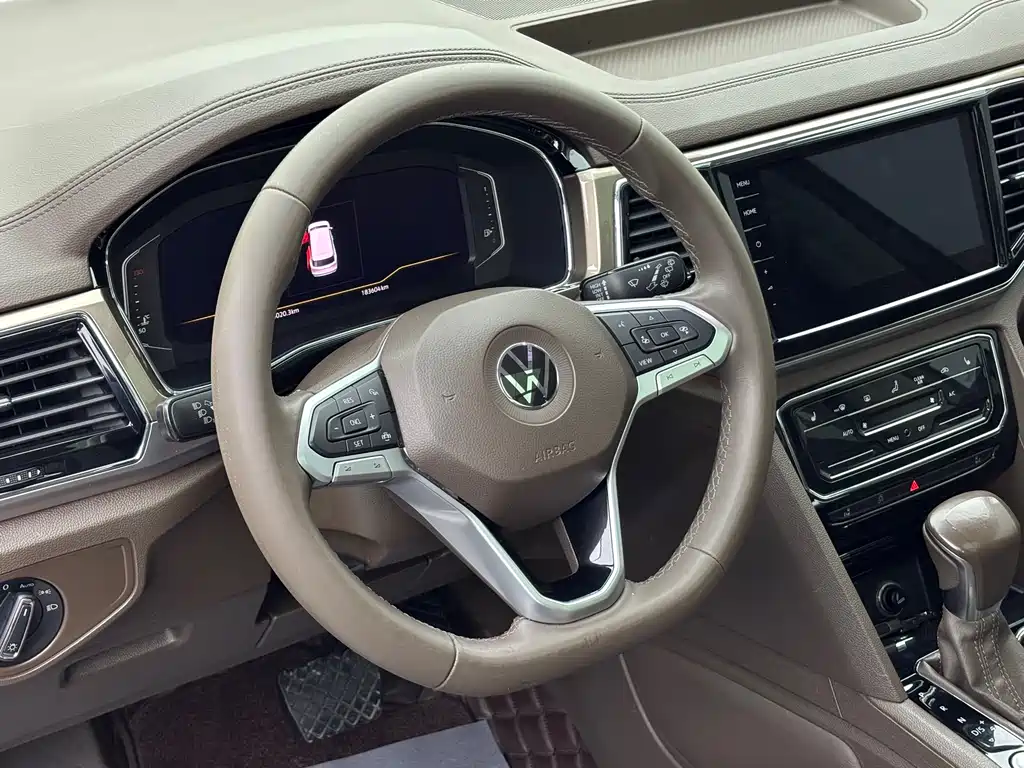 Volkswagen Viloran 2020 330TSI Luxury Edition 2021 - thumbnail 9