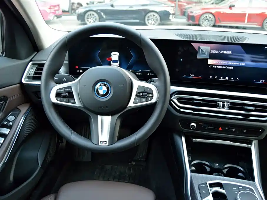 BMW BMW i3 2024 eDrive 40 L Night Shadow Package 2025 - thumbnail 13