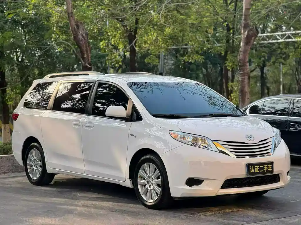 Toyota Toyota Sienna 2015 3.5L AWD LE 2018 - thumbnail 3