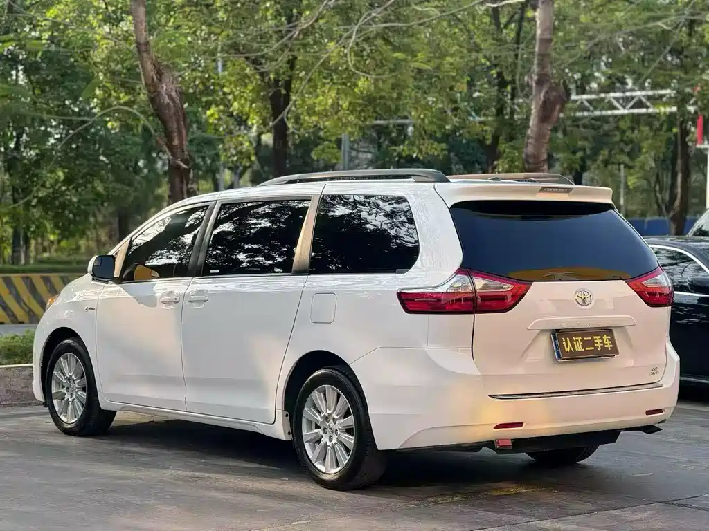 Toyota Toyota Sienna 2015 3.5L AWD LE 2018 - thumbnail 7
