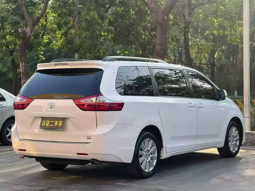 Toyota Toyota Sienna 2015 3.5L AWD LE 2018 - thumbnail 9