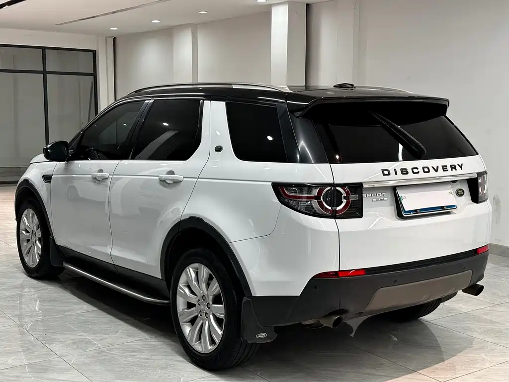 Land Rover Discovery Sport 2016 2.0T Limited Edition 2017 - thumbnail 6