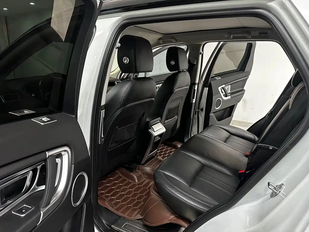 Land Rover Discovery Sport 2016 2.0T Limited Edition 2017 - thumbnail 9