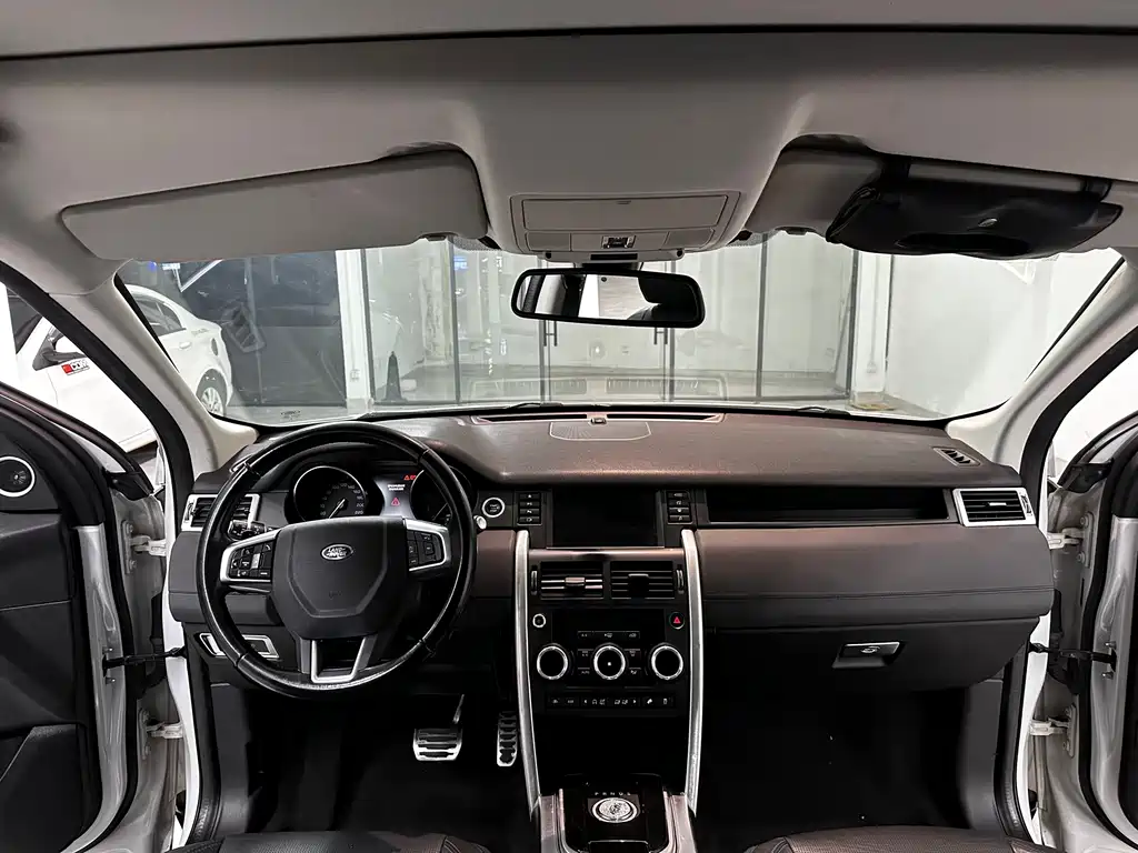 Land Rover Discovery Sport 2016 2.0T Limited Edition 2017 - thumbnail 10