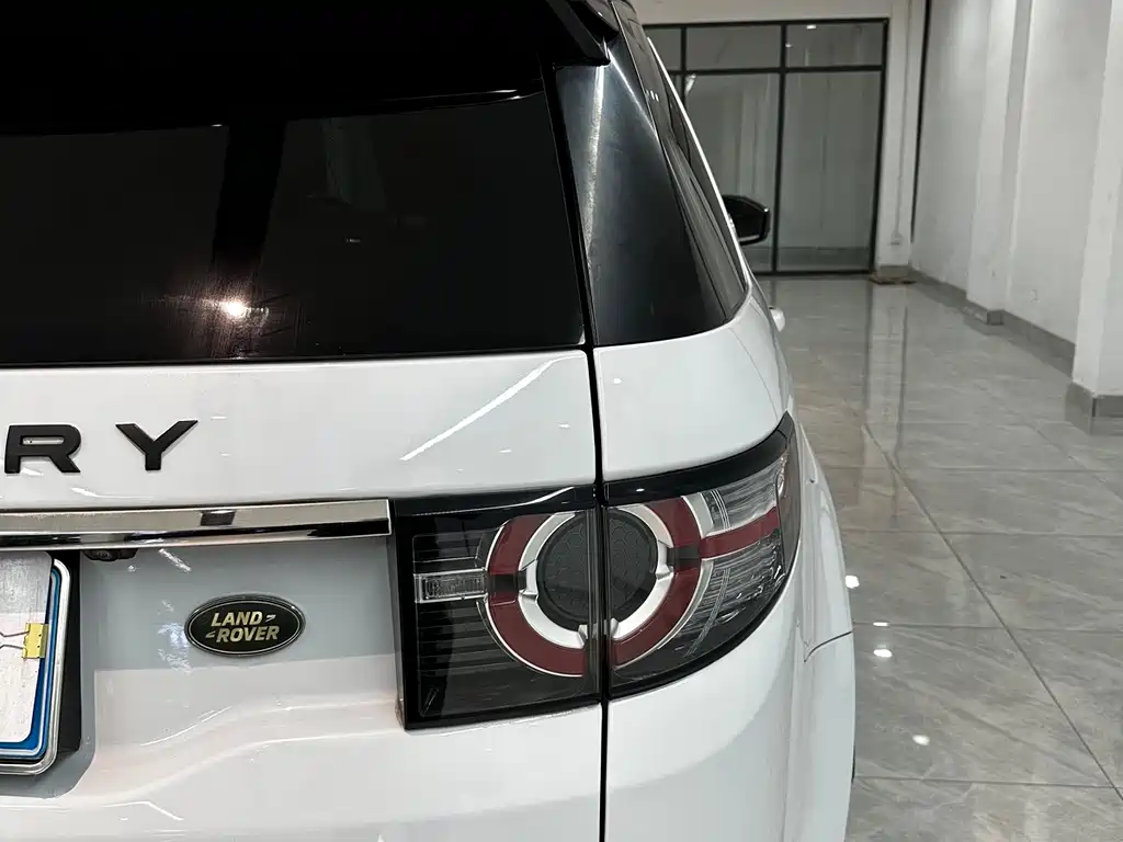 Land Rover Discovery Sport 2016 2.0T Limited Edition 2017 - thumbnail 16