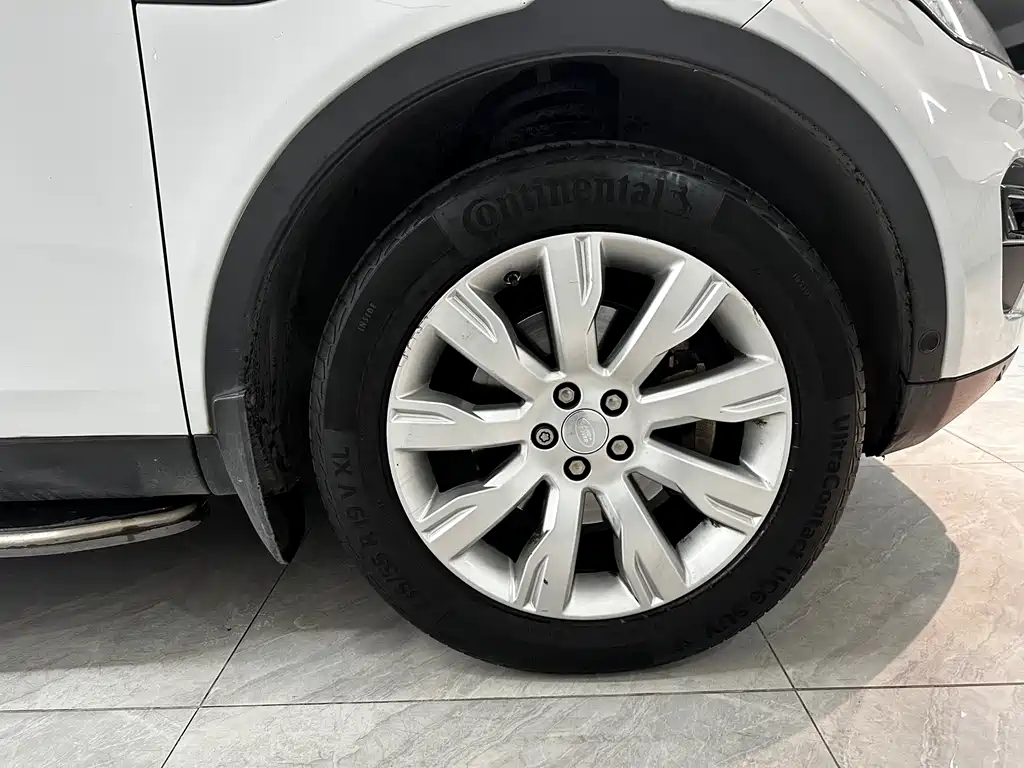 Land Rover Discovery Sport 2016 2.0T Limited Edition 2017 - thumbnail 17