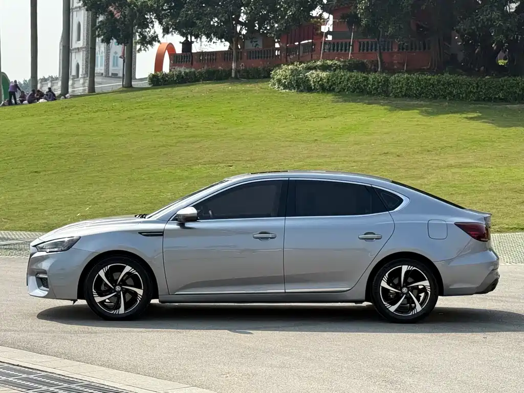 MG MG6 2020 1.5T Automatic Luxury Edition 2020 - thumbnail 2