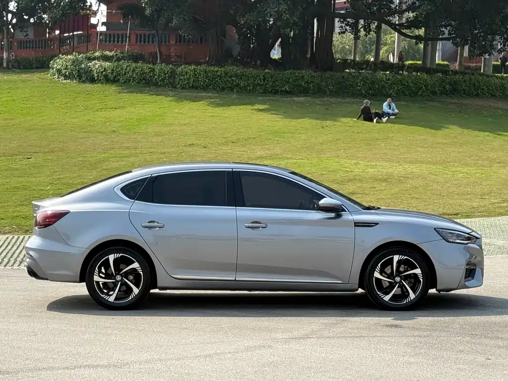 MG MG6 2020 1.5T Automatic Luxury Edition 2020 - thumbnail 11