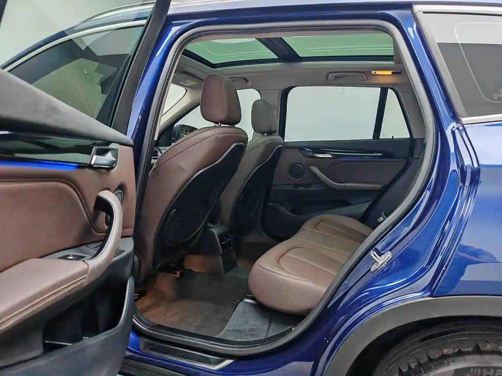 BMW BMW X1 2020 sDrive25Li Leading Edition 2020 - thumbnail 17
