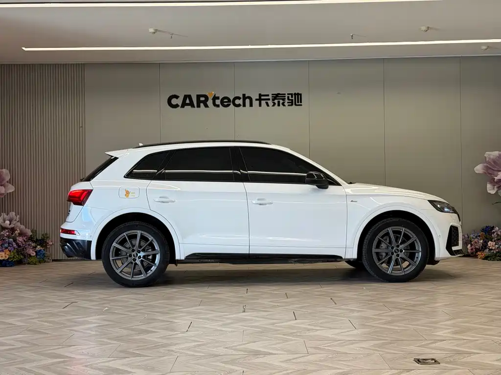 Audi Audi Q5L 2022 Facelift 45T Premium Dynamic Model 2022 - thumbnail 4