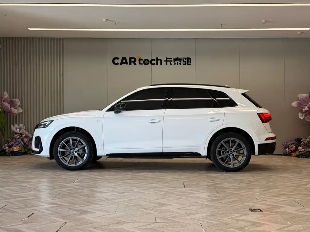 Audi Audi Q5L 2022 Facelift 45T Premium Dynamic Model 2022 - thumbnail 8