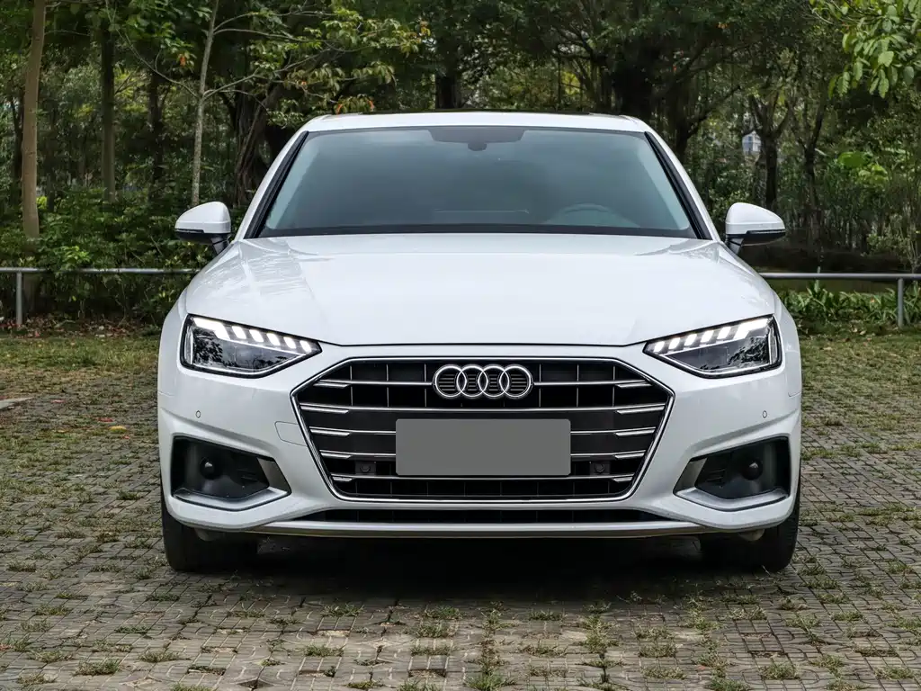 Audi Audi A4L 2020 40 TFSI Luxury Elegant Model 2021 - thumbnail 2