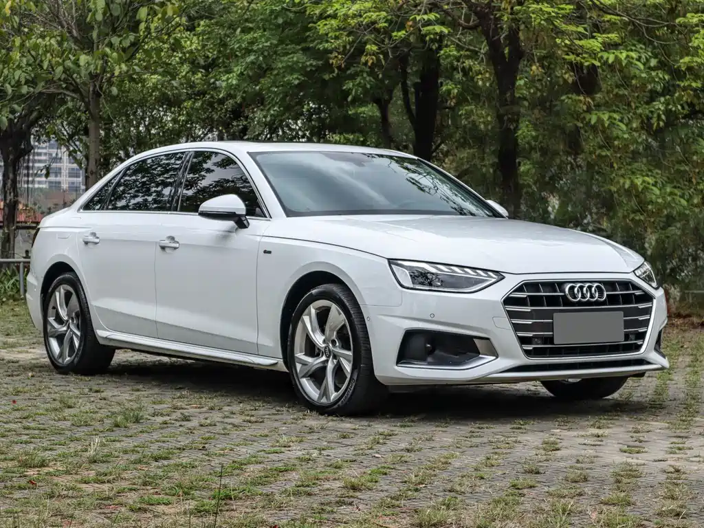 Audi Audi A4L 2020 40 TFSI Luxury Elegant Model 2021 - thumbnail 3