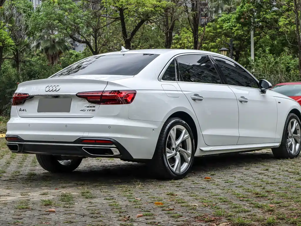 Audi Audi A4L 2020 40 TFSI Luxury Elegant Model 2021 - thumbnail 6