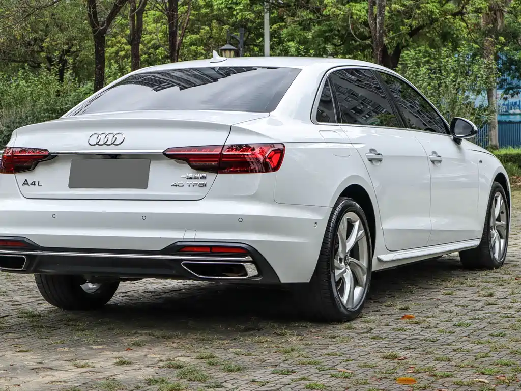 Audi Audi A4L 2020 40 TFSI Luxury Elegant Model 2021 - thumbnail 9