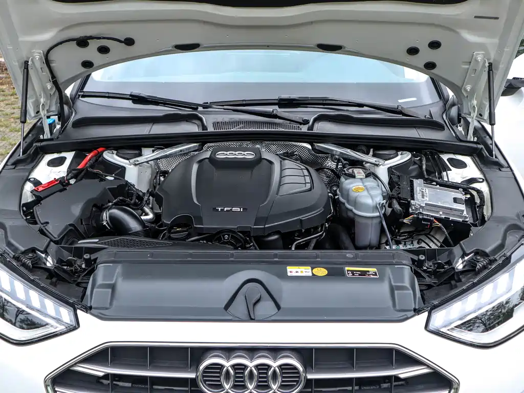 Audi Audi A4L 2020 40 TFSI Luxury Elegant Model 2021 - thumbnail 15
