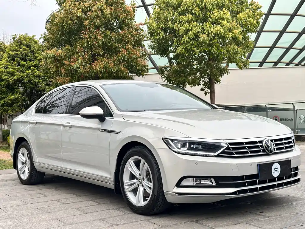 Volkswagen Magotan 2018 330TSI DSG Luxury Edition 2018 - thumbnail 3