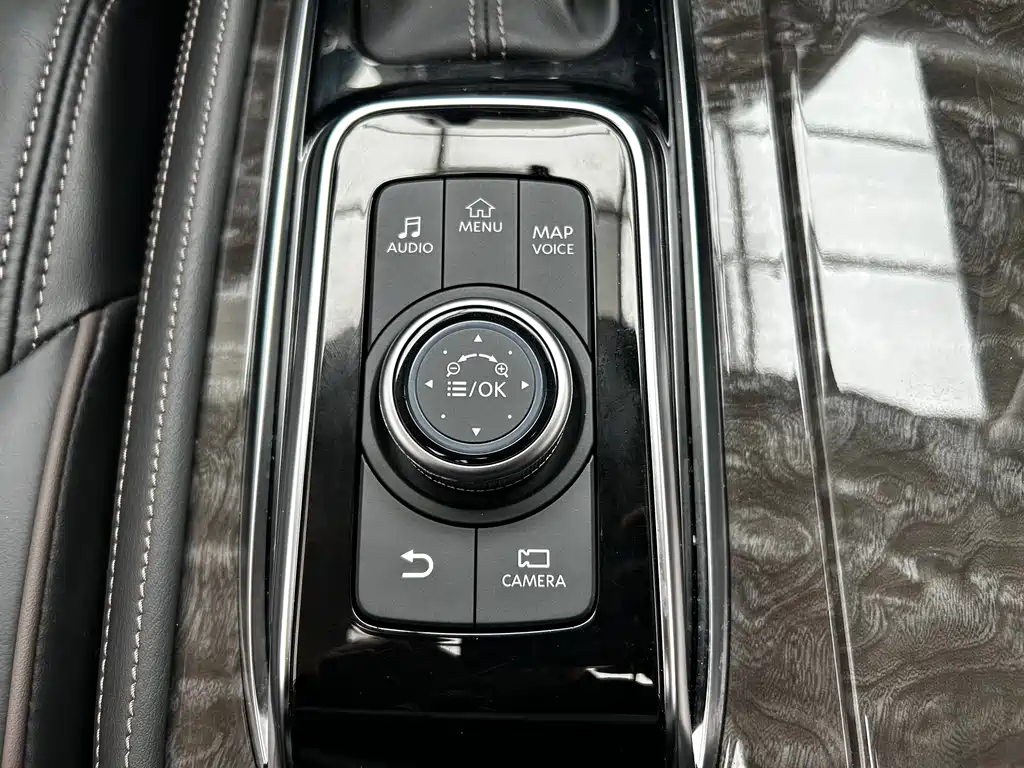 Nissan Nissan Armada 2023 5.6L Platinum Edition 2023 - thumbnail 16
