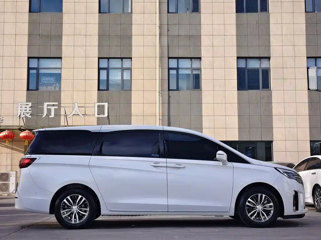 Buick Buick GL8 2023 ES Landmark Luxury and Joy Edition 2023 - thumbnail 4