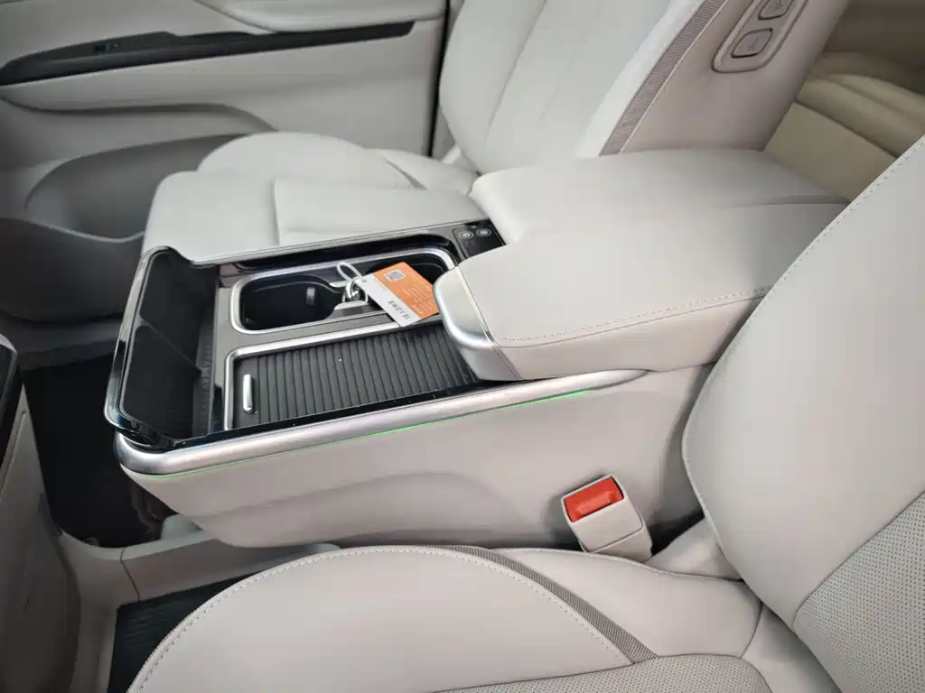 Buick Buick GL8 2023 ES Landmark Luxury and Joy Edition 2023 - thumbnail 10