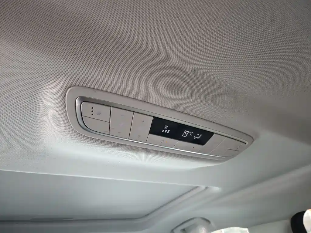 Buick Buick GL8 2023 ES Landmark Luxury and Joy Edition 2023 - thumbnail 15