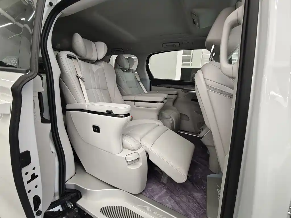 Buick Buick GL8 2023 ES Landmark Luxury and Joy Edition 2023 - thumbnail 18