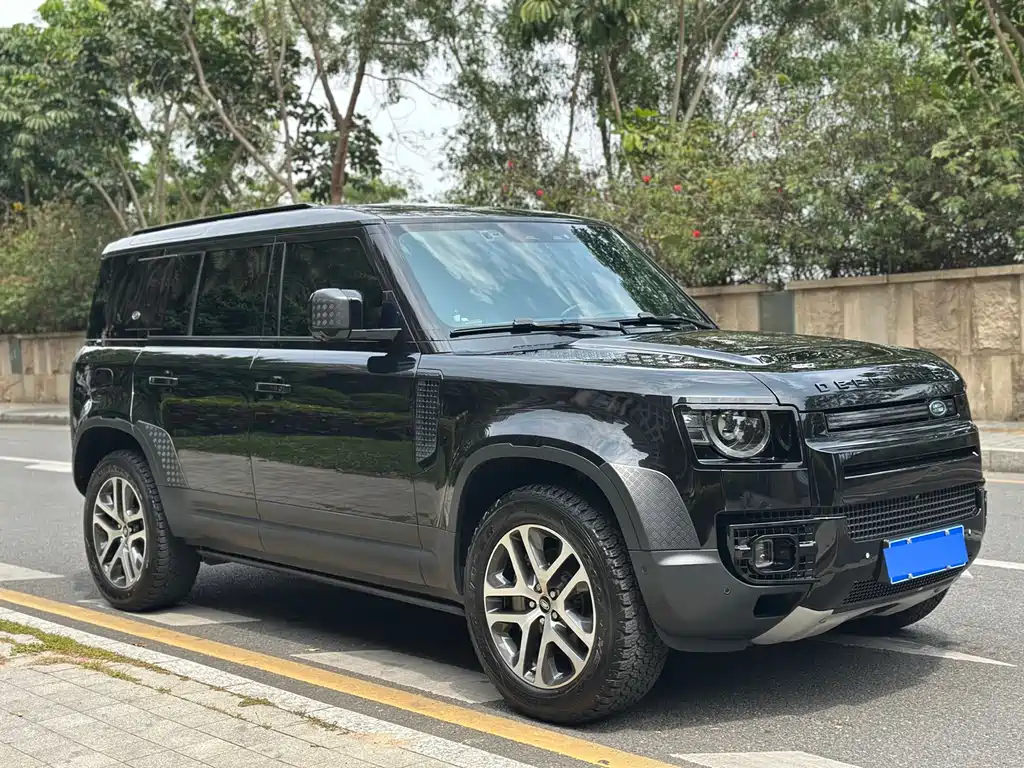 Land Rover Land Rover Defender 2022 110 P400 Dark Black Special Edition 2022 - thumbnail 3