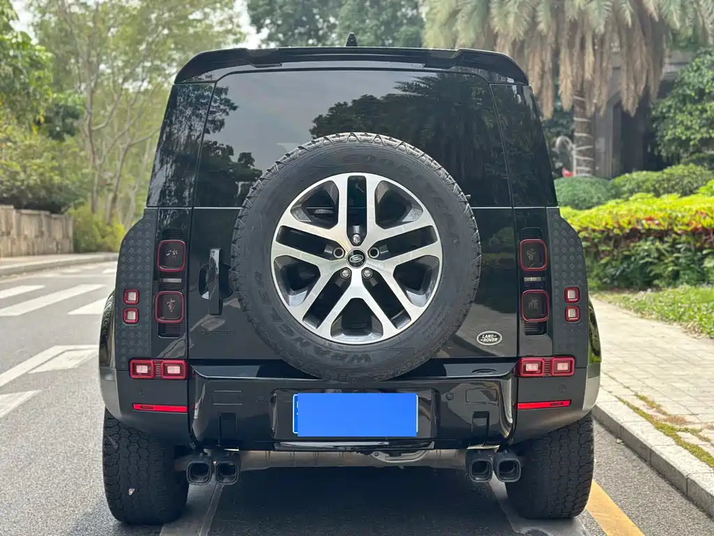 Land Rover Land Rover Defender 2022 110 P400 Dark Black Special Edition 2022 - thumbnail 5