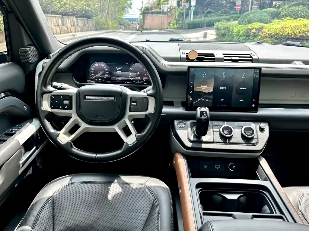 Land Rover Land Rover Defender 2022 110 P400 Dark Black Special Edition 2022 - thumbnail 11