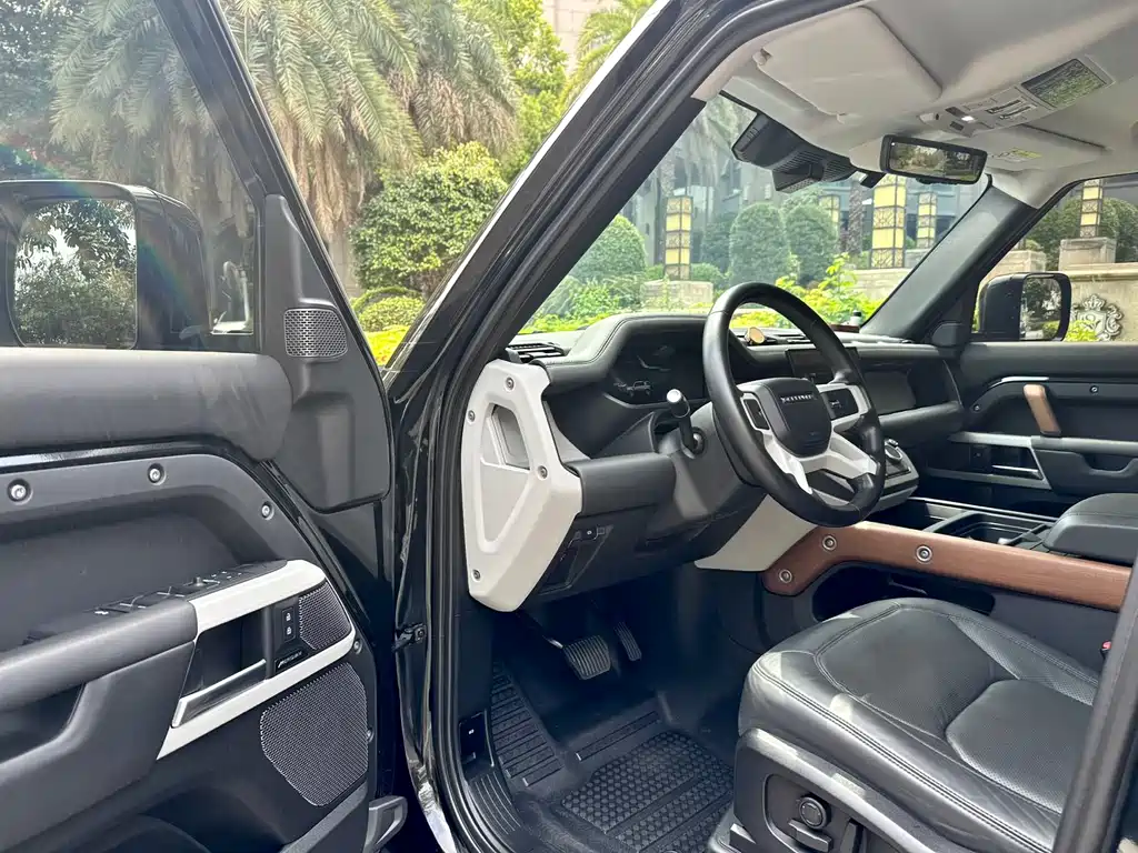 Land Rover Land Rover Defender 2022 110 P400 Dark Black Special Edition 2022 - thumbnail 15