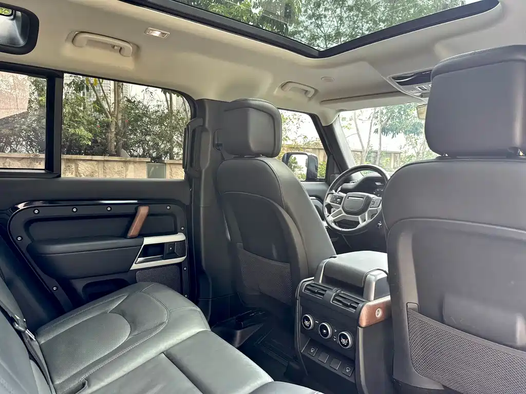 Land Rover Land Rover Defender 2022 110 P400 Dark Black Special Edition 2022 - thumbnail 18
