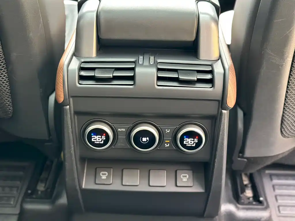 Land Rover Land Rover Defender 2022 110 P400 Dark Black Special Edition 2022 - thumbnail 24