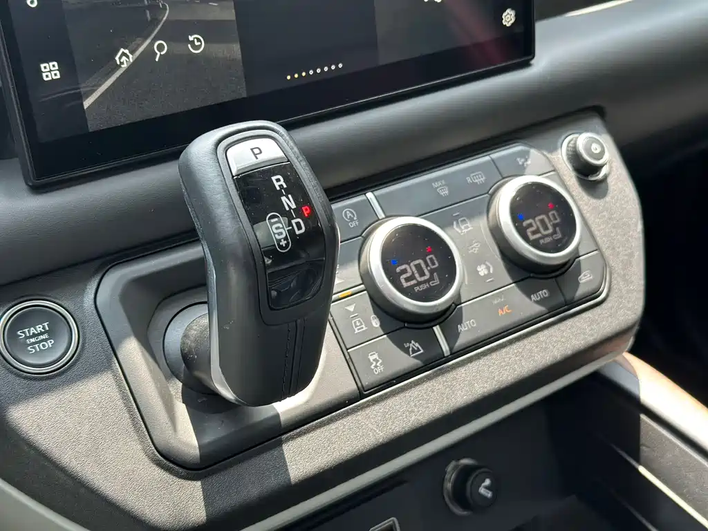 Land Rover Land Rover Defender 2022 110 P400 Dark Black Special Edition 2022 - thumbnail 27