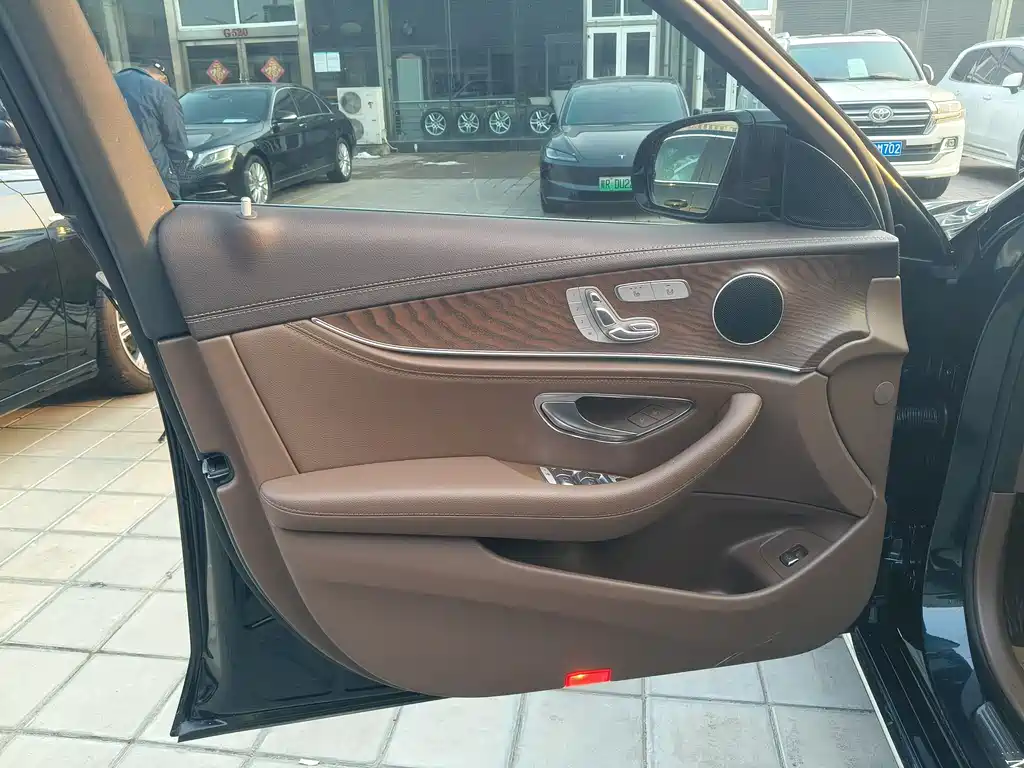 Mercedes-Benz Mercedes-Benz E-Class 2023 Model Year Facelift E 300 L Fashion Edition 2023 - thumbnail 6