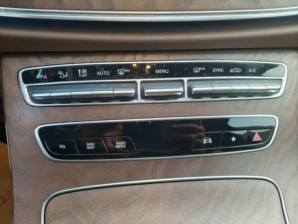 Mercedes-Benz Mercedes-Benz E-Class 2023 Model Year Facelift E 300 L Fashion Edition 2023 - thumbnail 14
