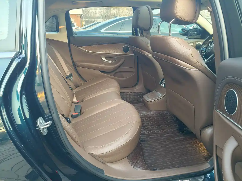 Mercedes-Benz Mercedes-Benz E-Class 2023 Model Year Facelift E 300 L Fashion Edition 2023 - thumbnail 24