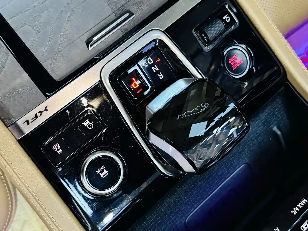 Jaguar Jaguar XFL 2023 XFL 2.0T P250 RWD Luxury Premium Edition 2023 - thumbnail 10