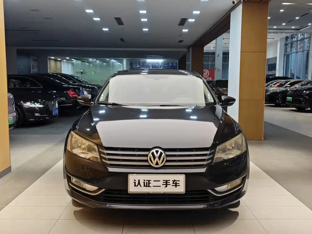 Volkswagen Passat 2014 1.8TSI DSG Premium Edition 2014 - thumbnail 3