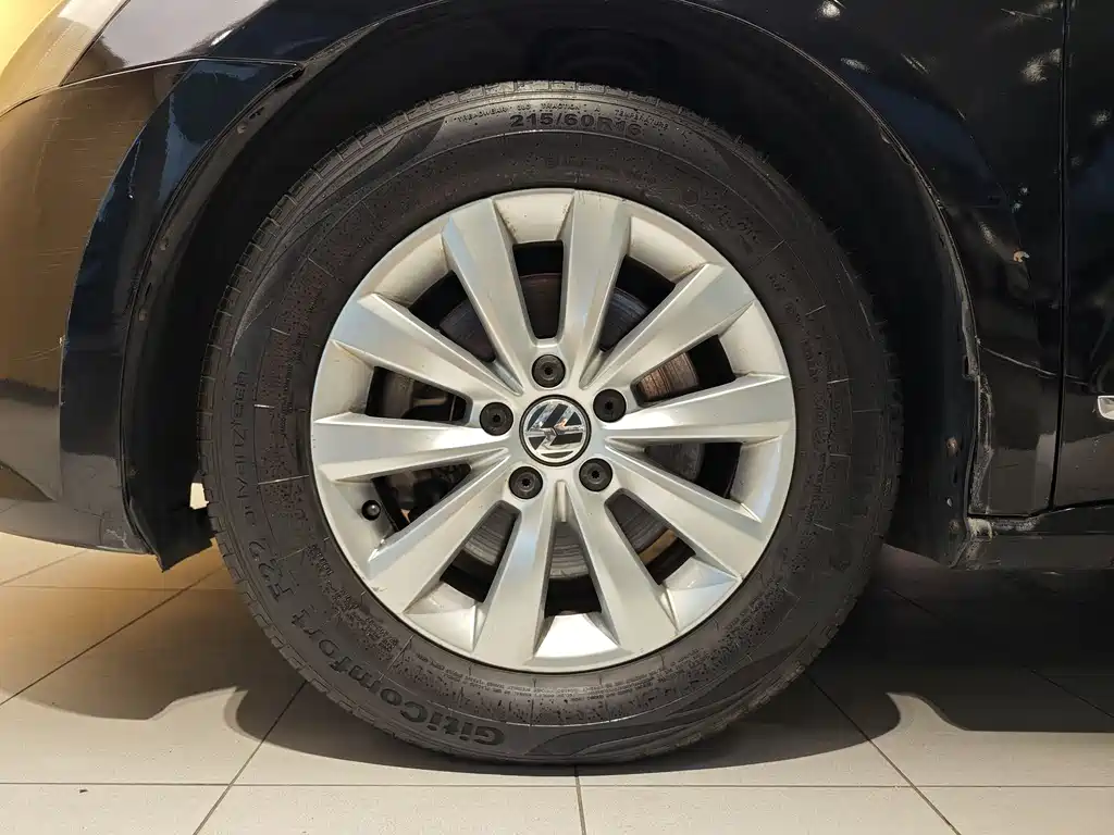 Volkswagen Passat 2014 1.8TSI DSG Premium Edition 2014 - thumbnail 5