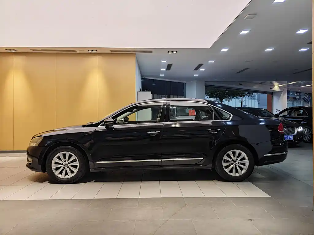 Volkswagen Passat 2014 1.8TSI DSG Premium Edition 2014 - thumbnail 6