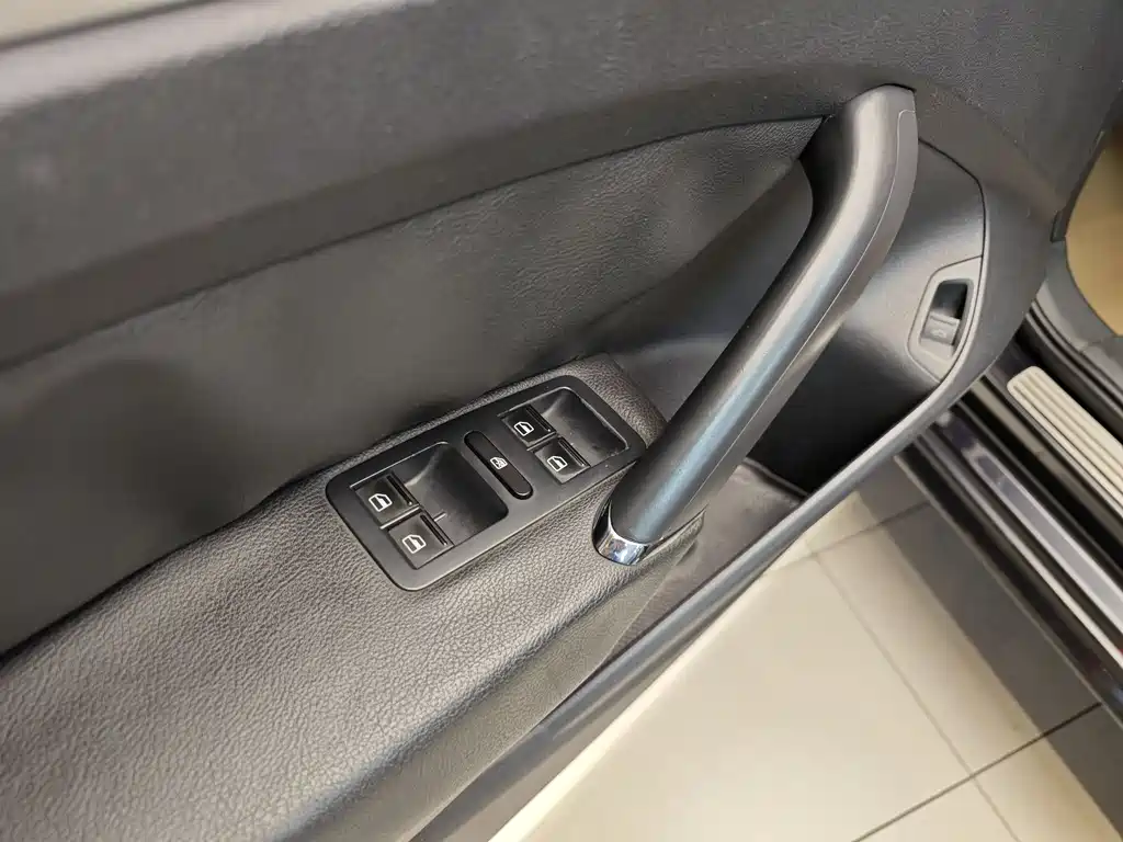 Volkswagen Passat 2014 1.8TSI DSG Premium Edition 2014 - thumbnail 9