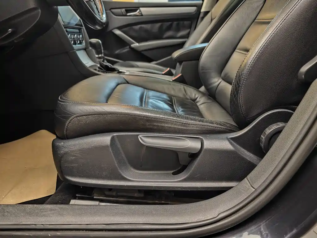 Volkswagen Passat 2014 1.8TSI DSG Premium Edition 2014 - thumbnail 10