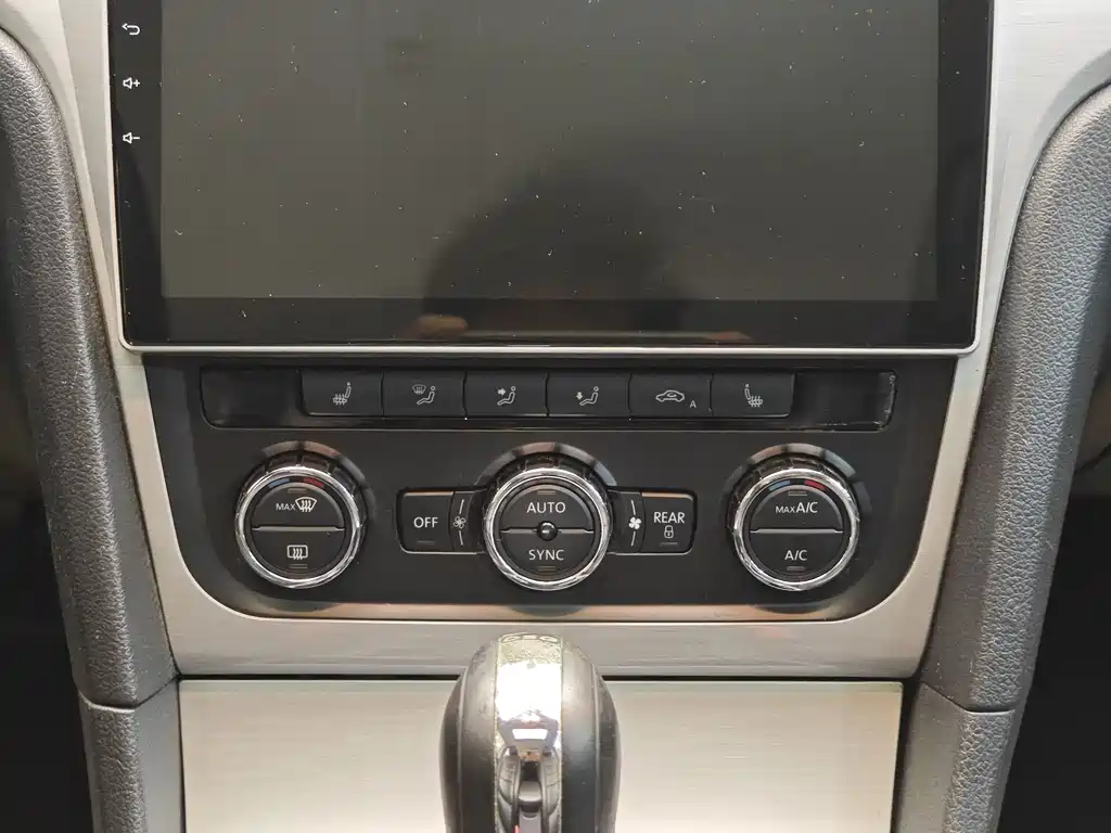 Volkswagen Passat 2014 1.8TSI DSG Premium Edition 2014 - thumbnail 17