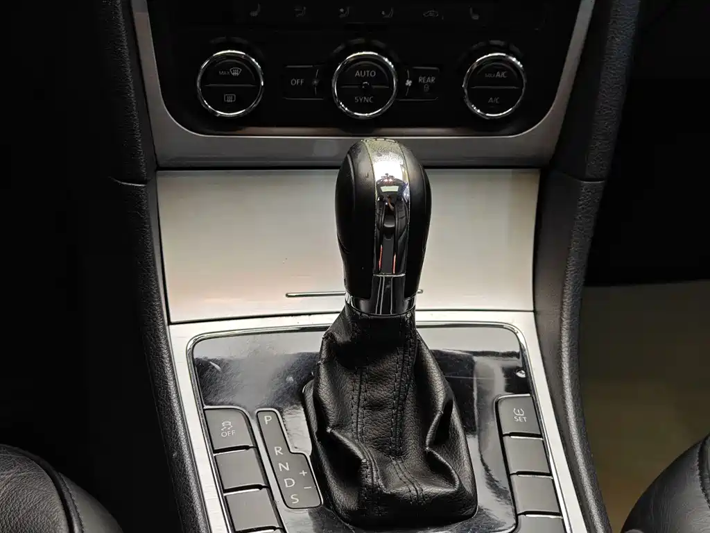 Volkswagen Passat 2014 1.8TSI DSG Premium Edition 2014 - thumbnail 18
