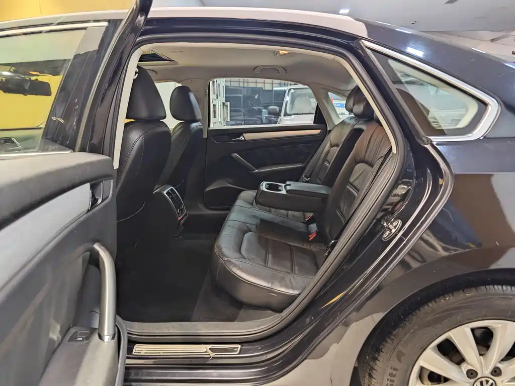 Volkswagen Passat 2014 1.8TSI DSG Premium Edition 2014 - thumbnail 22