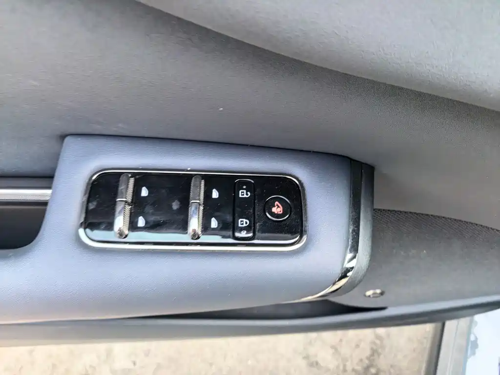 Lantu Automobile Lantu Zhiyin 2024 Long Range Ultra Charging Edition 2025 - thumbnail 11