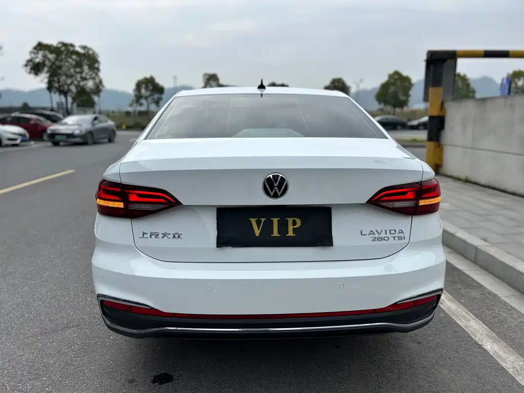 Volkswagen Lavida 2023 280TSI DSG Premium Edition 2022 - thumbnail 8