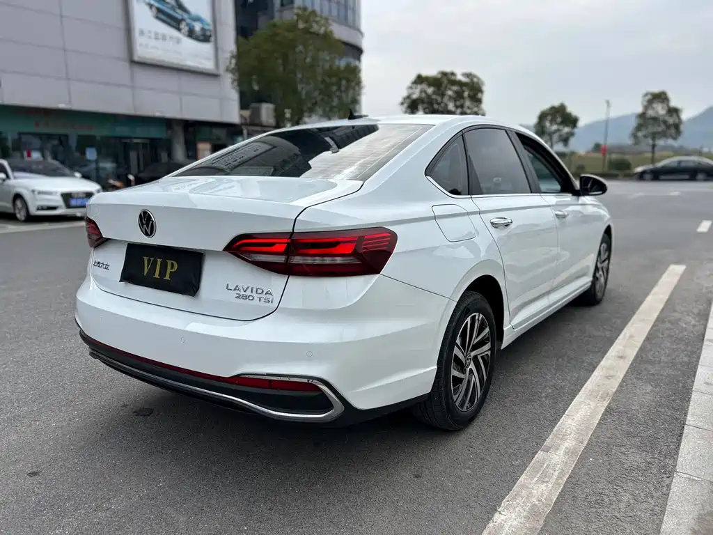 Volkswagen Lavida 2023 280TSI DSG Premium Edition 2022 - thumbnail 9
