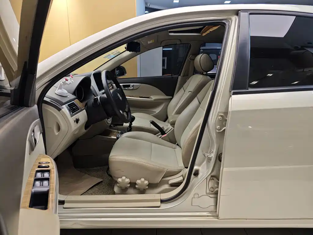 Buick Buick Excelle 2015 1.5L Manual Classic Edition 2015 - thumbnail 13